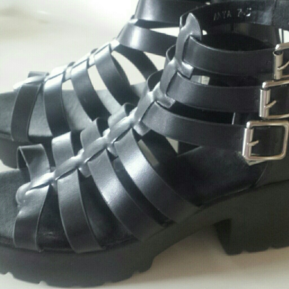 Sandal
